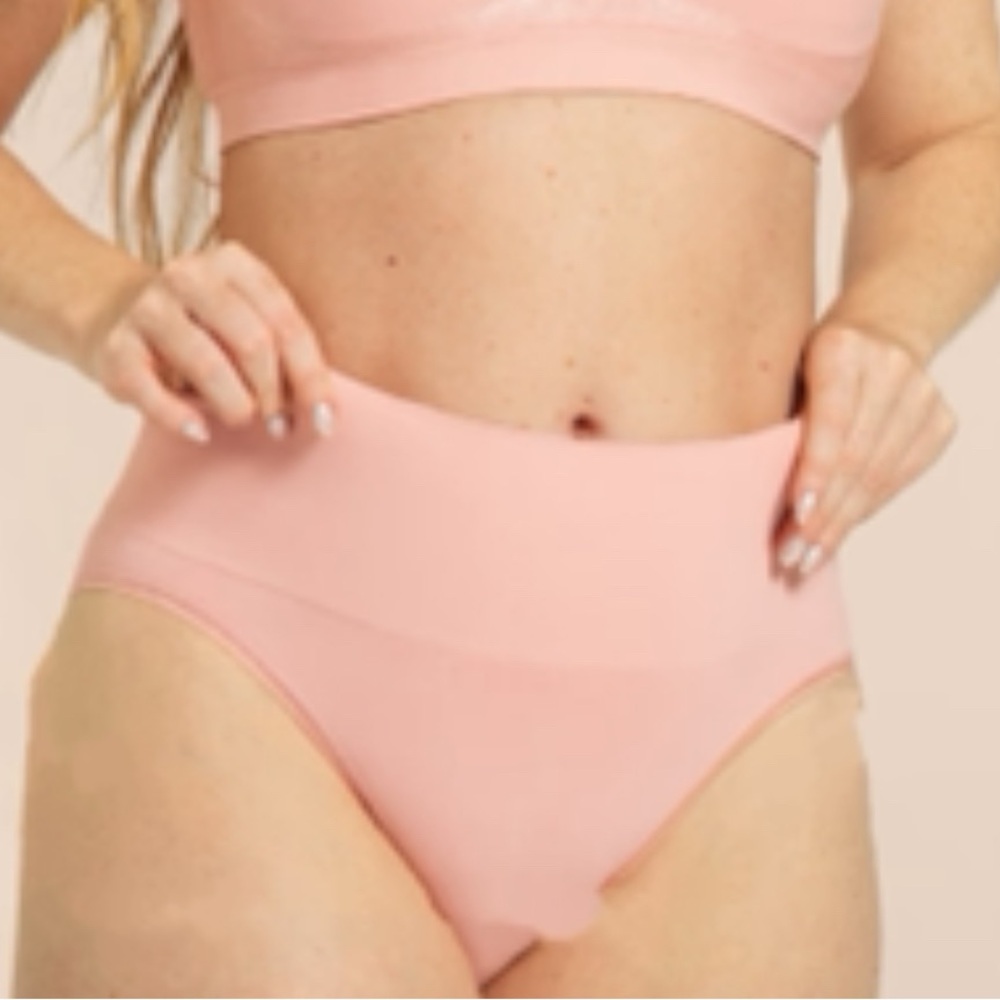 Truekind® Everyday Comfort Smoothing Panty‎ in Rose Tan size S NWT 51401